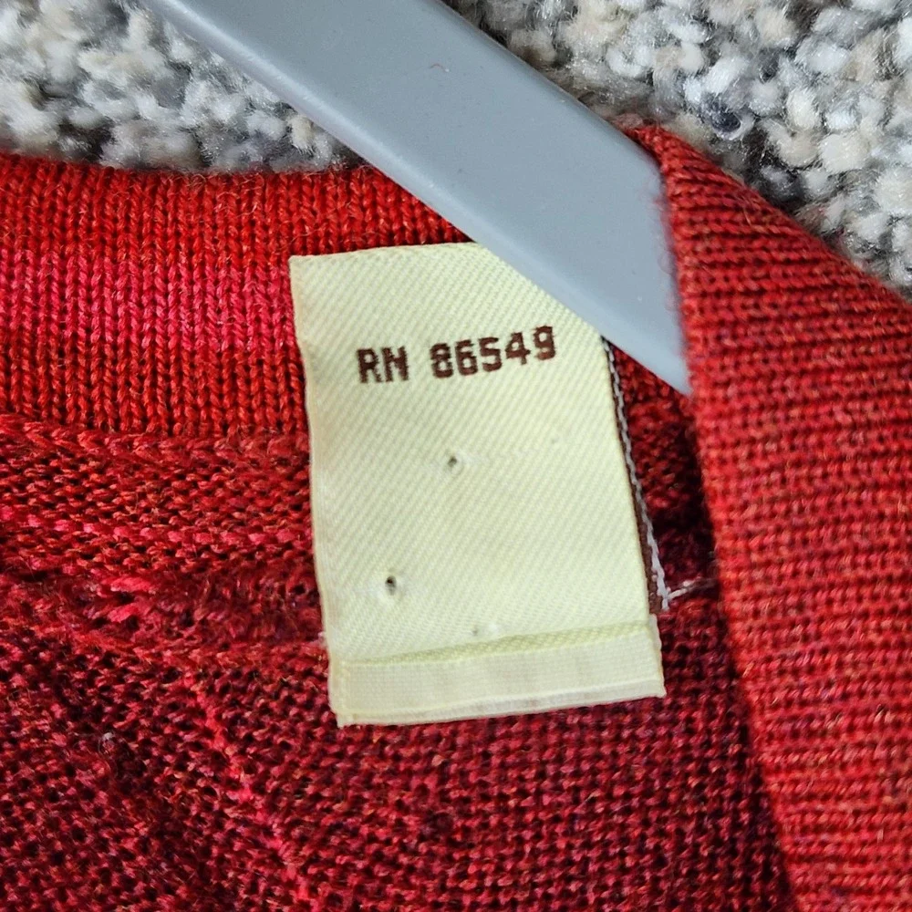 Tommy Bahama Sweater Mens Small V-Neck Extrafine Merino Wool Red Excellent